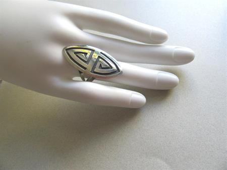 Tribal Sterling Silver Ring 7.1 Grams Vintage Fine Jewelry Size 9