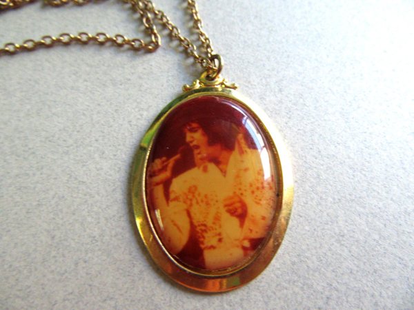 Vintage Elvis Presley Photo Necklace 1977 Music Memorabilia 