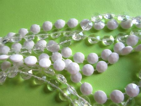 Mod 1960's Mod White Necklace Set