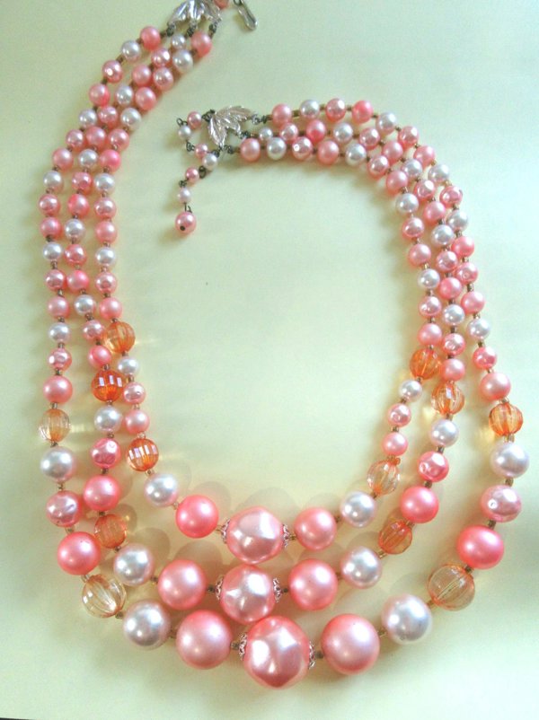 1950's Peach Necklace Japan Vintage Jewelry 