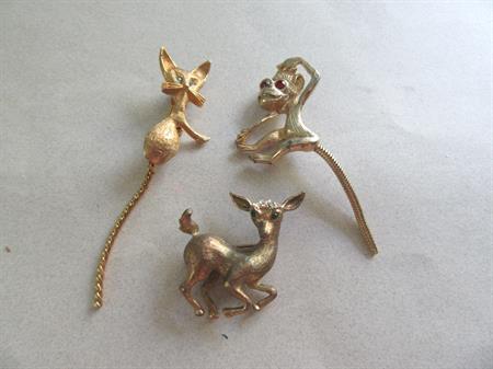 Critter Pin Lot Articulated Tails Money Chimpanzee Siamese Cat Deer Scatter Pins Figural Vintage Costume Jewelry