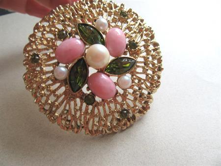 1970 Sarah Coventry Fashion Splendor Pin Brooch Rhinestones Faux Pearls Pink Glass Cabochons Signed Vintage Costume Jewerly