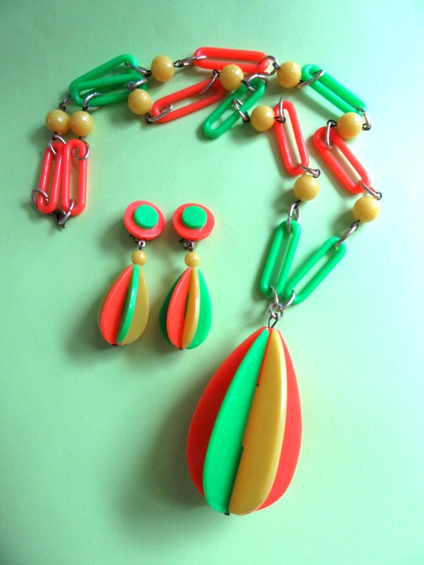 1960's Mod Necklace Earrings Set Hong Kong Vintage Jewelry 