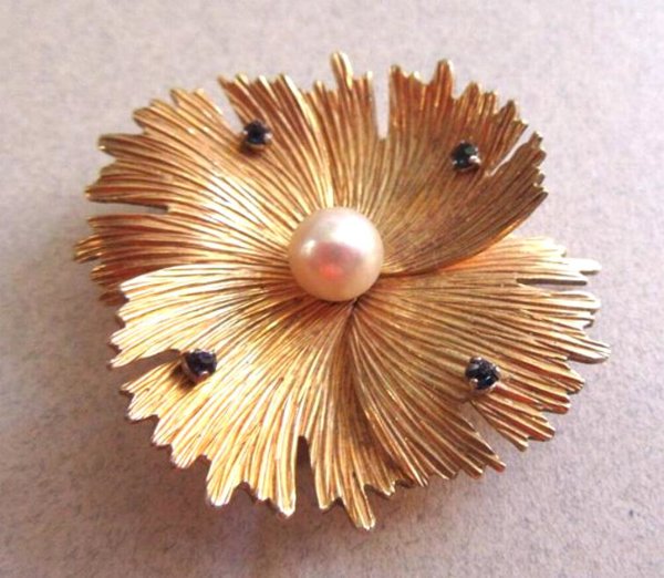 Vintage Krementz Akoya Pearl Pin Signed  Jewelry 