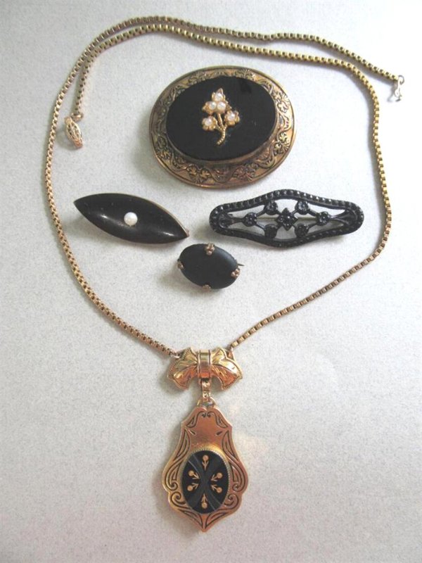 Victorian And Up Jewelry Lot Pins Necklace