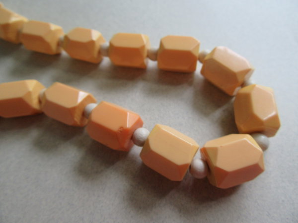 1940's Bakelite Choker Necklace Vintage Jewelry