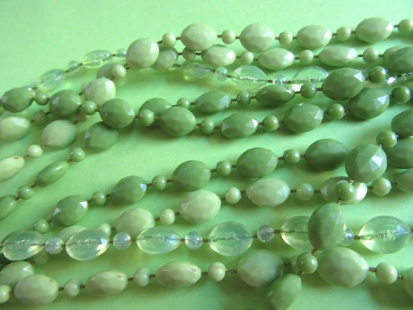 Mod 1960's Long Necklace Avocado Green Vintage Jewelry '60's Accessories
