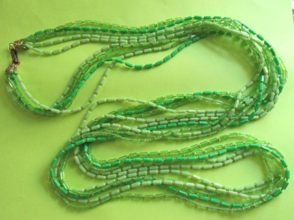 Mod 1960's Long Green Necklace Hong Kong Vintage Jewelry 