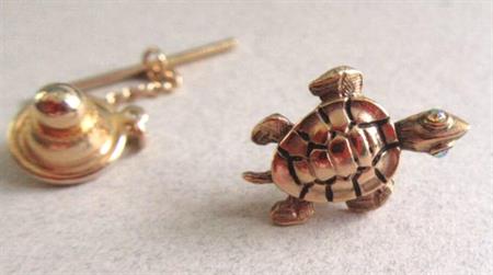 Turtle Tie Tac Bobbing Head Mens Vintage Jewelry 