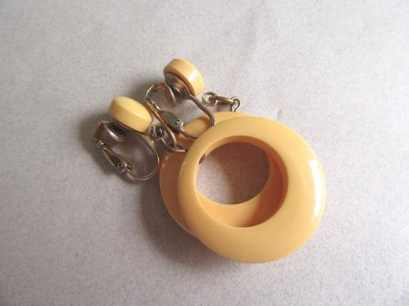 Bakelite Hoop Earrings Corn Color Vintage Jewelry