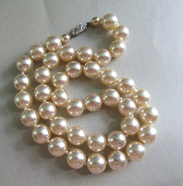 Vintage Czech Cream Glass Pearls Necklace Never Worn 