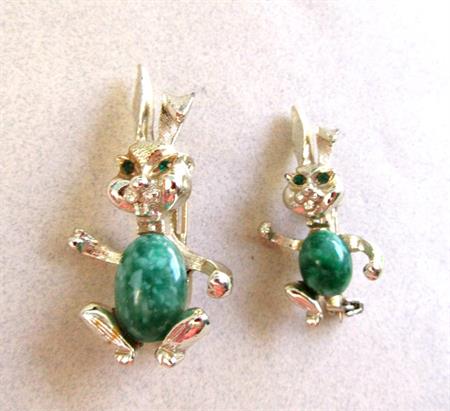 Anthropomorphic Rabbit Scatter Pin Set Lucite Cabochon Bunnies Vintage Costume Jewelry 1950's Accessories