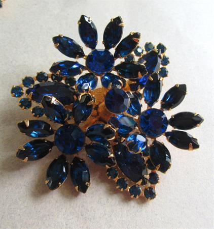Vintage Blue Rhinestone Flower Pin  Vintage Jewelry