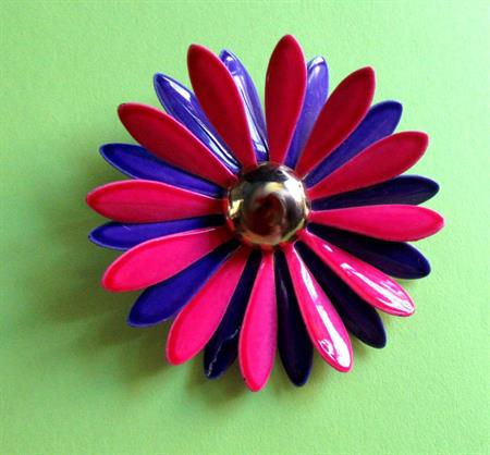 Mod 1960's Daisy Pin Hot Pink and Purple 60's Accessories Vintage Costume Jewelry Flower Power