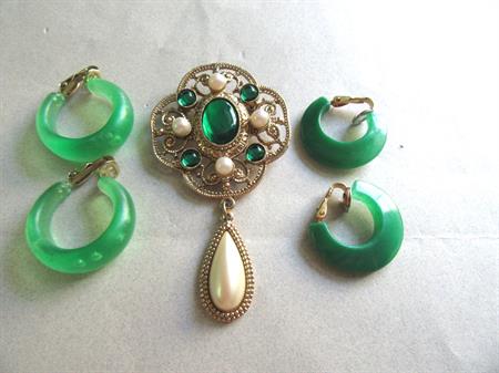 Vintage Green Jewelry Lot