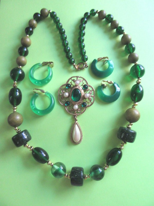 Vintage Green Jewelry Lot