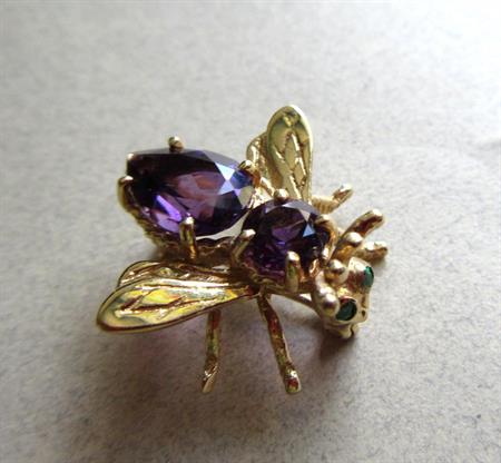 10k Gold Amethyst and Emerald Bee Pin Fine Jewelry Save Our Bees 3.3 Grams