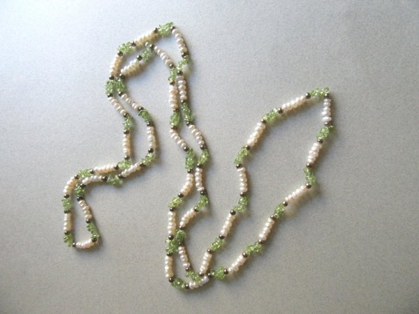 Genuine Pearls and Peridot Necklace Fine Jewelry 