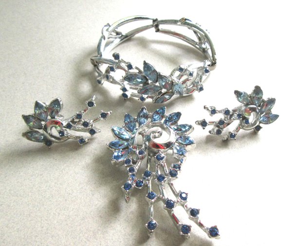 1950's Blue Rhinestone Pin  Set Vintage Jewelry Smaller Wrist 