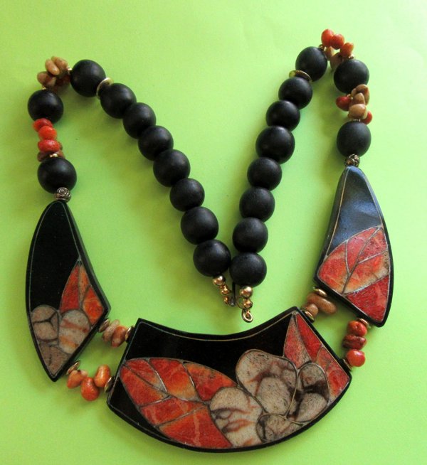 1980's Genuine Coral Collar Bib Necklace Vintage Jewelry