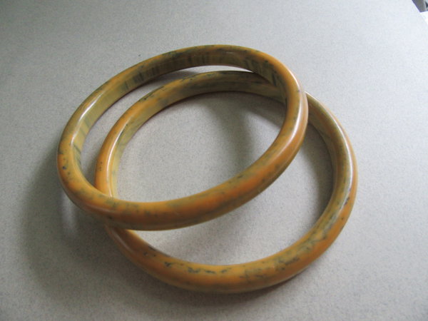 Vintage Bakelite Bangle Bracelets Set Larger Wrist Mustard Pepper 