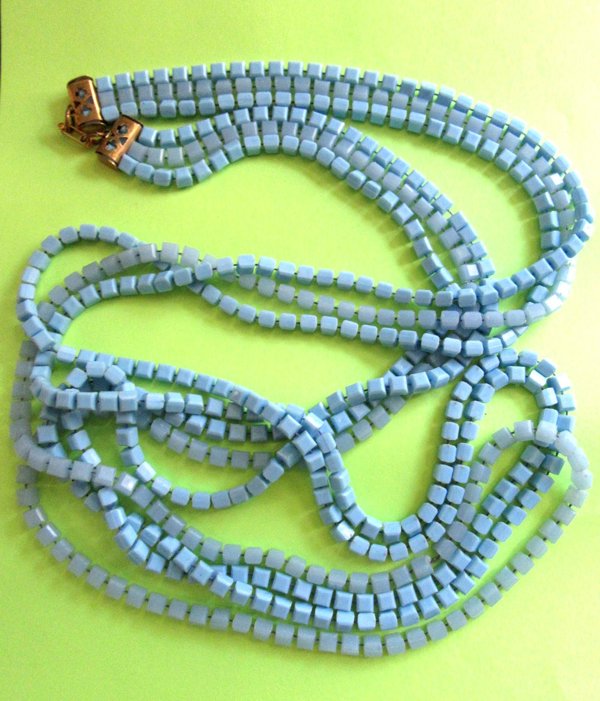 Mod 1960's Blue Necklace Beads Vintage Jewelry 