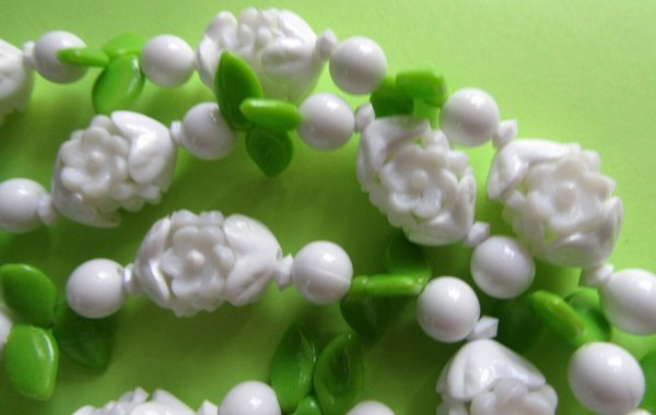 1960's Mod Flower Necklace Vintage  Jewelry 