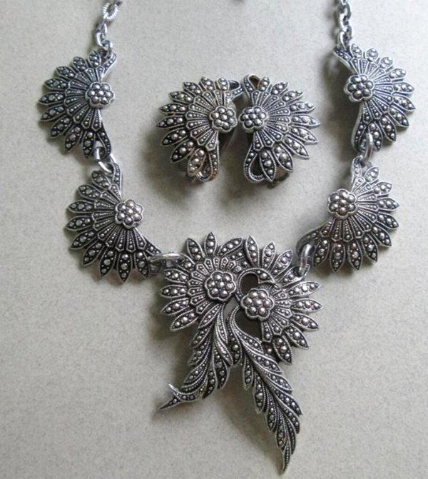 1950's Western Germany Eloxal Choker Necklace Set Vintage Jewelry