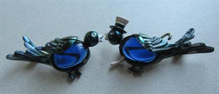 Gene Verrecchio Unsigned Mr. and Mrs. Bird Jelly Belly Pin Set 1941 Vintage Jewelry Figural