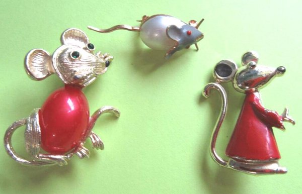 THREE Different Anthropomorphic Mouse Pins Korea Vintage Jewelry