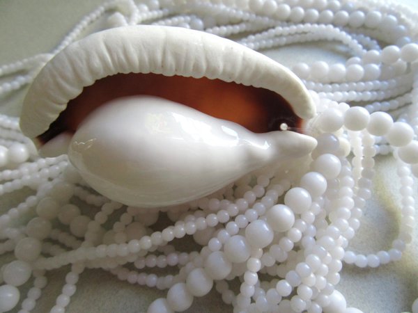 Genuine Shell Necklace  Vintage Jewelry
