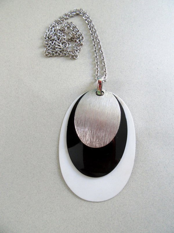 Vintage Mod  tSyle Metal Necklace 1980's Jewelry 