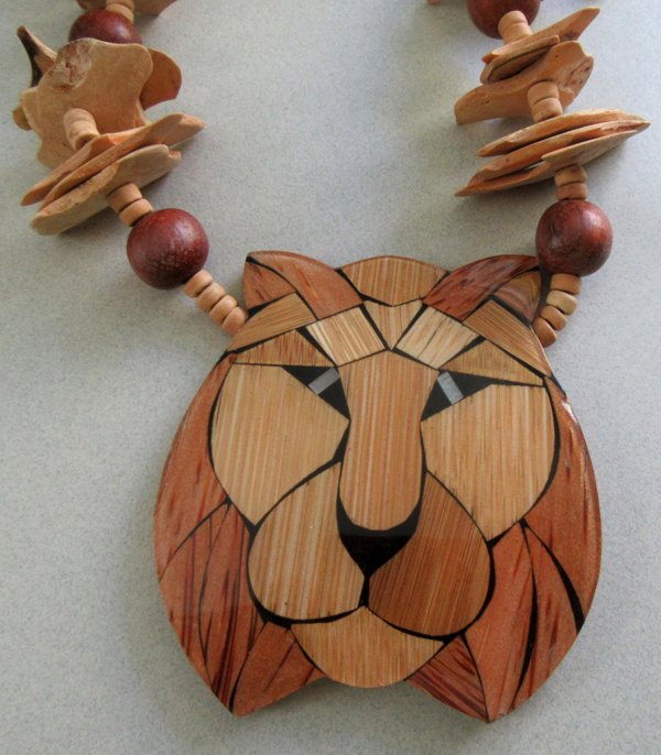 1980's Lion Wood Inlay Tribal Necklace 