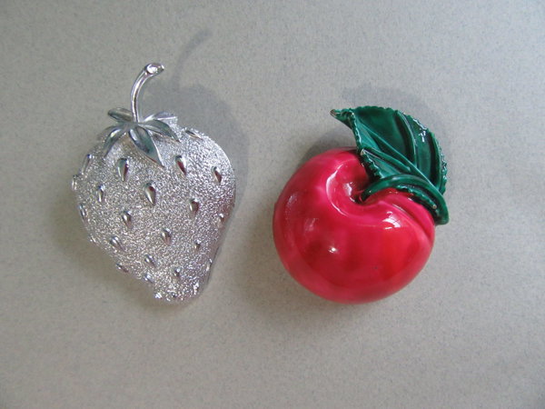Sarah Coventry Strawberry and Apple Pin Vintage Jewelry Fruit Figural