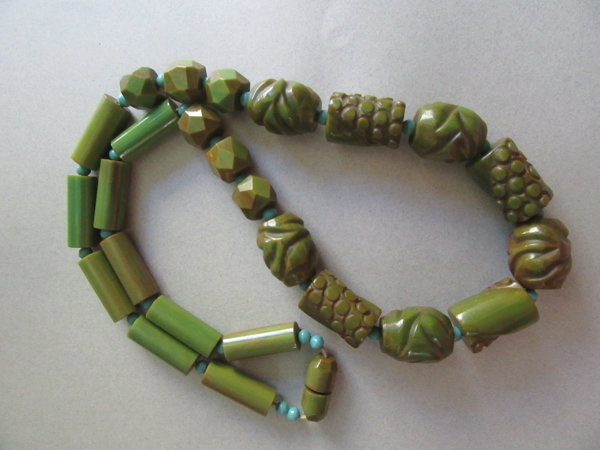  Vintage Bakelite Necklace Art Deco Green and Brown 