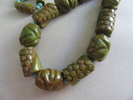  Vintage Bakelite Necklace Art Deco Green and Brown 