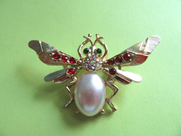 Rhinestone Bee Pin Vintage Jewelry Figural