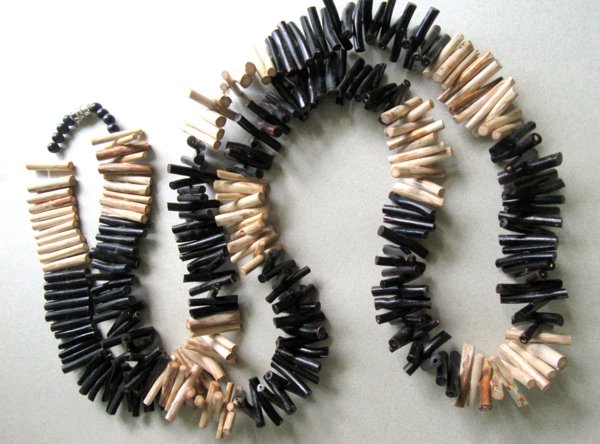 Vintage Genuine Black and Natural Coral Necklace 