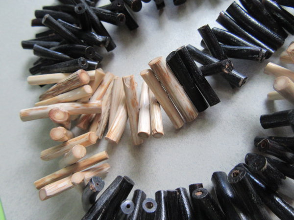 Vintage Genuine Black and Natural Coral Necklace 