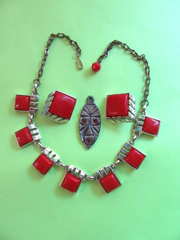  Red Lucite Choker Necklace Set And Tiki Pendant Vintage Jewelry