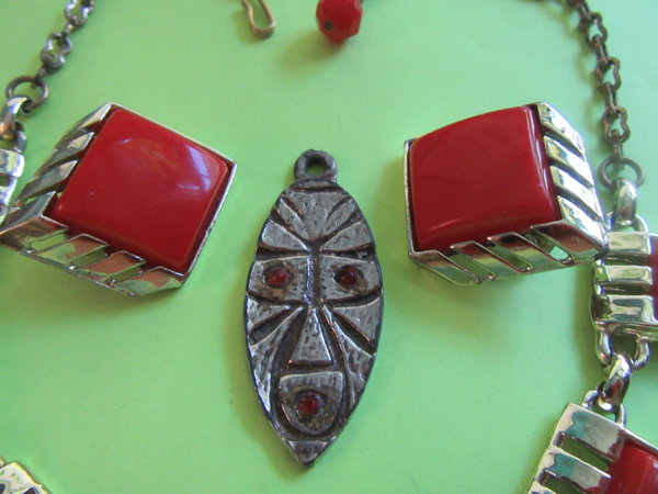  Red Lucite Choker Necklace Set And Tiki Pendant Vintage Jewelry