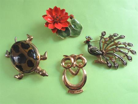 Vintage Pin Lot M. Jent Tortoise Lily Pad Flower Owl Peacock Costume Jewelry Figural