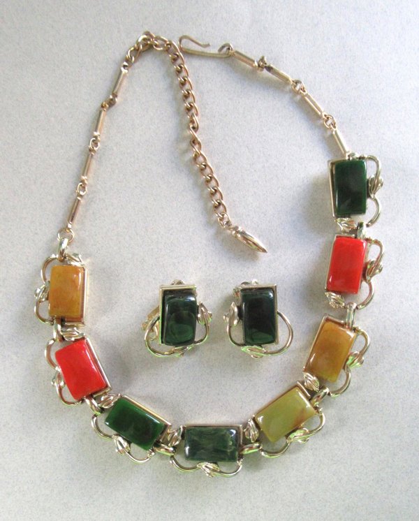 Vintage Bakelite Coro Choker Necklace Set Signed Jewelry