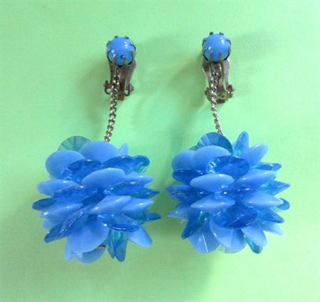 Mod 1960's Blue Cluster Earrings Clip On 60's Accessories Vintage Costume Jewelry Go Go