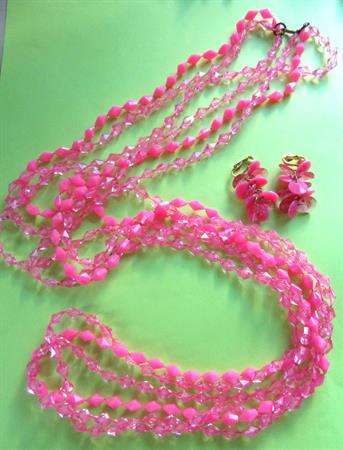 Mod 1960's Pink Long Necklace Clip On Earrings '60's Accessories Vintage Costume Jewelry