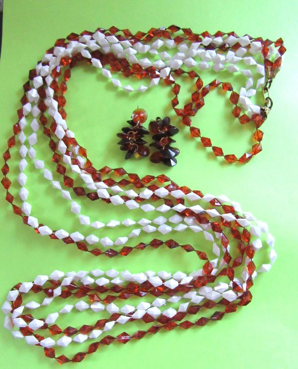 Mod 1960's Necklace Set Vintage Jewelry