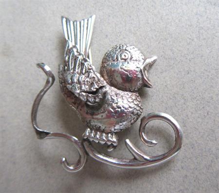 Sterling Silver Singing Bird Pin Birder Birding Fine Vintage Jewelry Songbird 