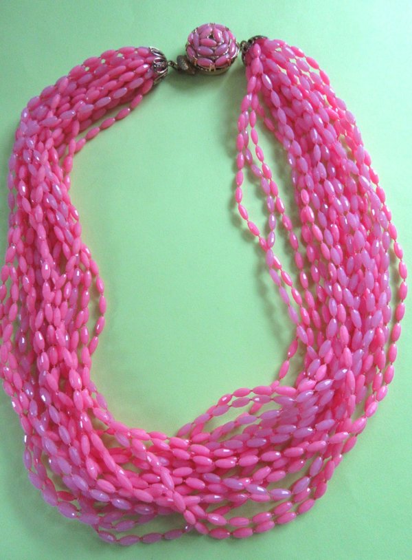 Mod 1960's Pink Necklace  Vintage Jewelry
