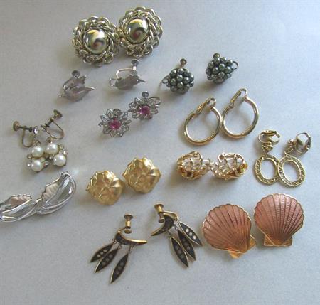 Vintage Earrings Lot Clip Ons Screw Ons Costume Jewelry Damascene Cloisonné Seashells