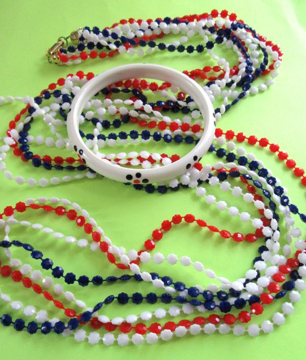 Mod 1960's Necklace Hong Kong And Bangle Vintage Jewelry 